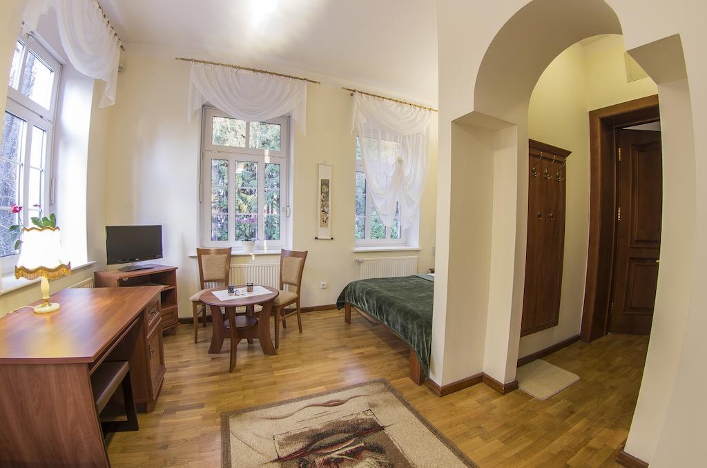 Szwajcarka Willa Z Sauna I Jacuzzi Kudowa-Zdrój Kamer foto